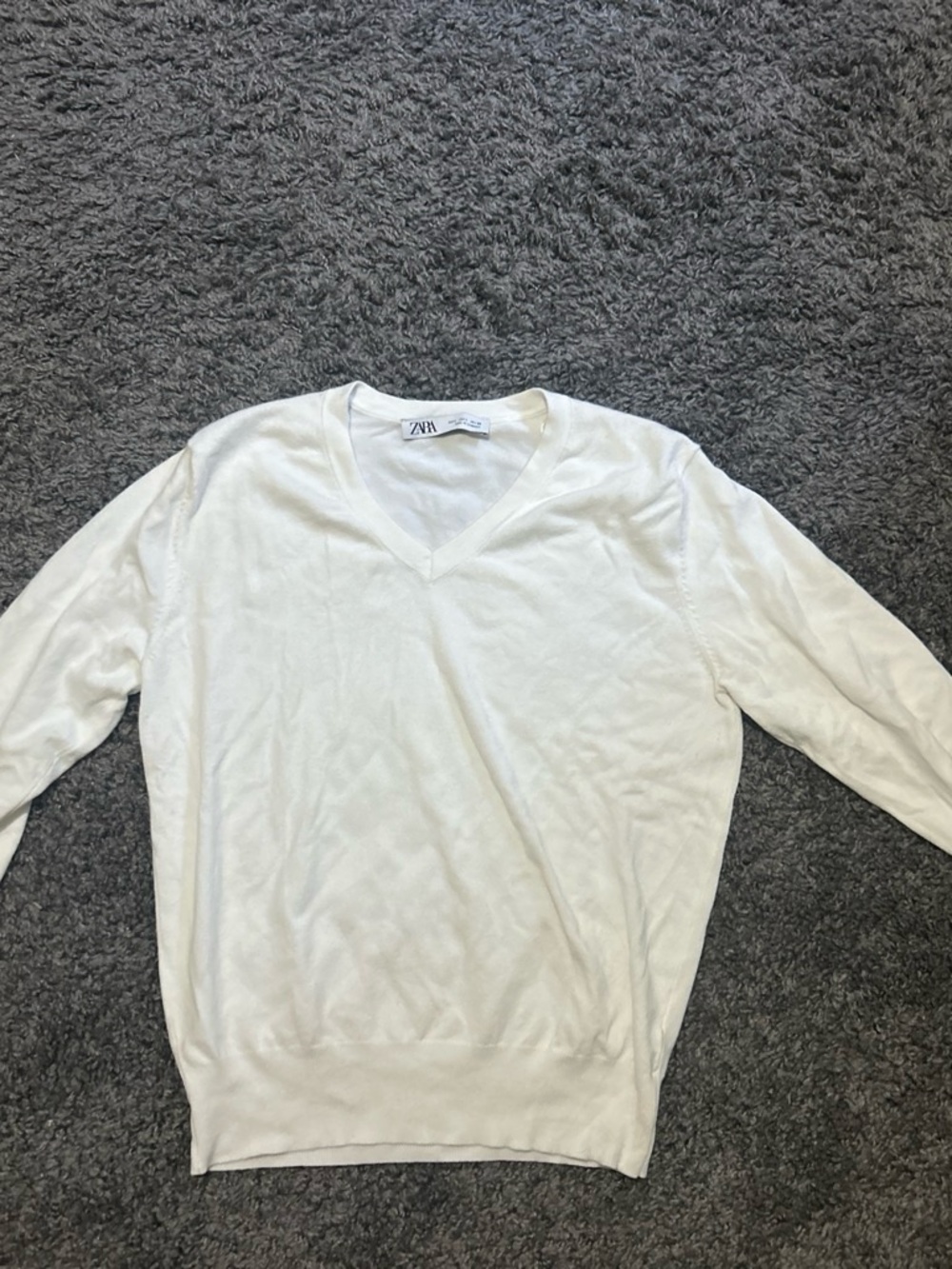 Zara Women's Cream V-Neck Sweater